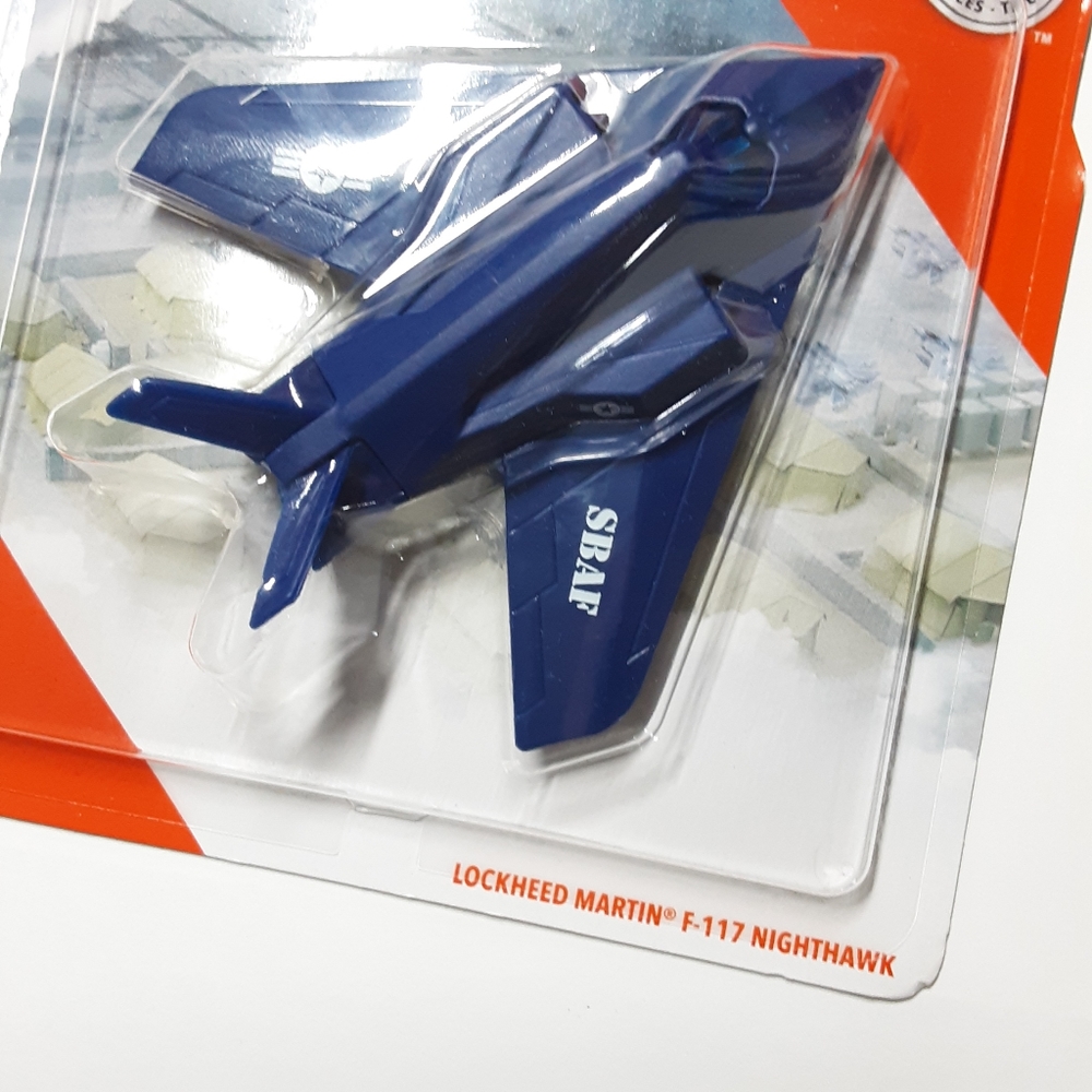 MATCHBOX SKY BUSTER LOCKHEED MARTIN F-117 NIGHTHAWK 7/13 NEW - Picture 2 of 3
